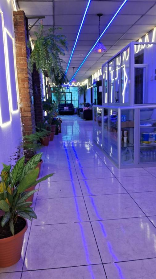 קצאלטננגו Hotel Kamelot Parque Central מראה חיצוני תמונה