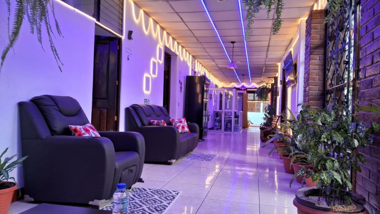 קצאלטננגו Hotel Kamelot Parque Central מראה חיצוני תמונה