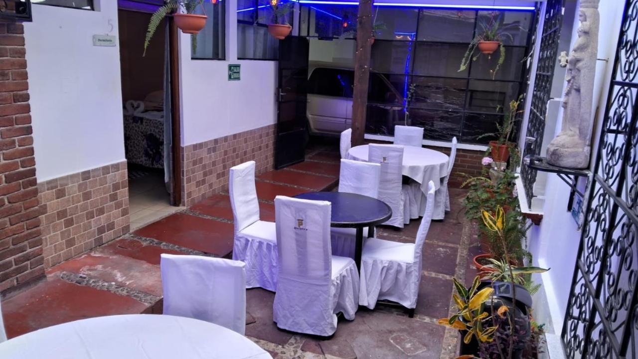 קצאלטננגו Hotel Kamelot Parque Central מראה חיצוני תמונה