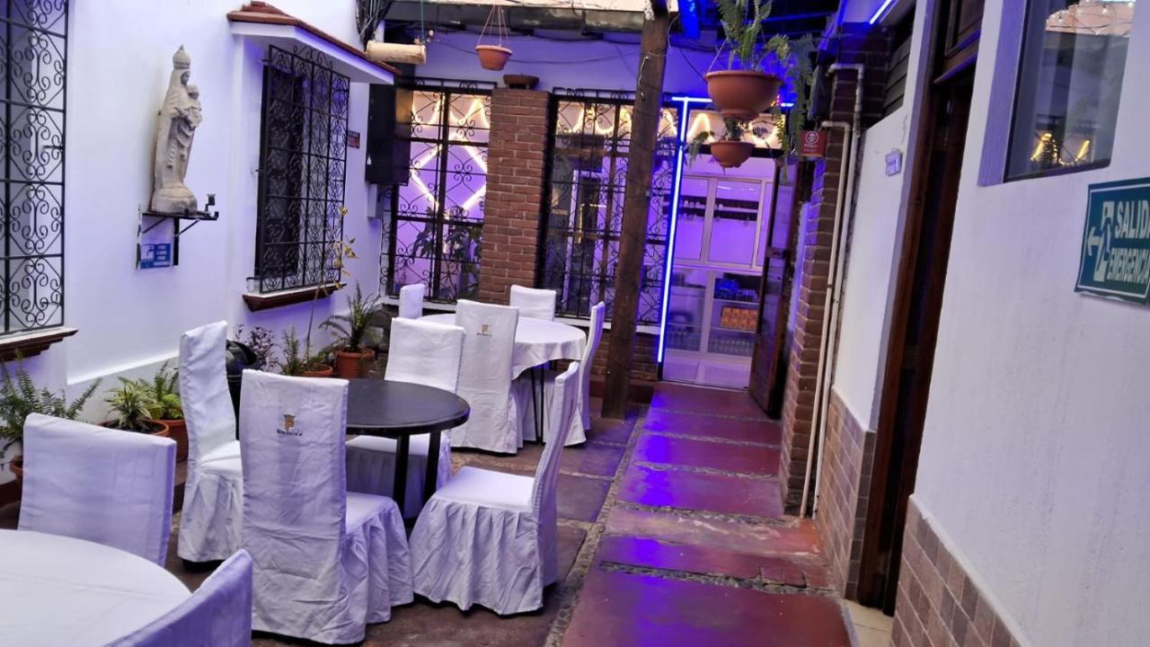 קצאלטננגו Hotel Kamelot Parque Central מראה חיצוני תמונה