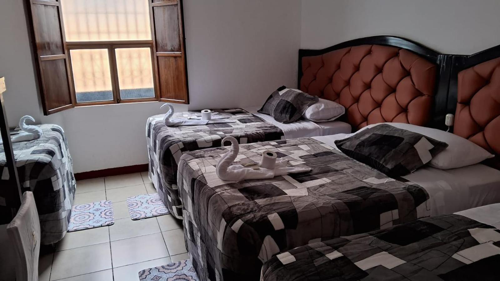 קצאלטננגו Hotel Kamelot Parque Central מראה חיצוני תמונה