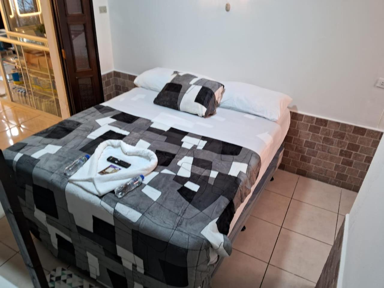 קצאלטננגו Hotel Kamelot Parque Central מראה חיצוני תמונה