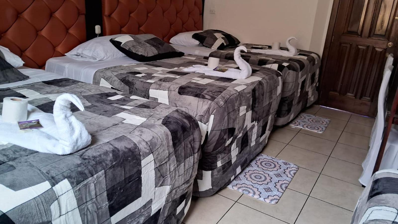 קצאלטננגו Hotel Kamelot Parque Central מראה חיצוני תמונה