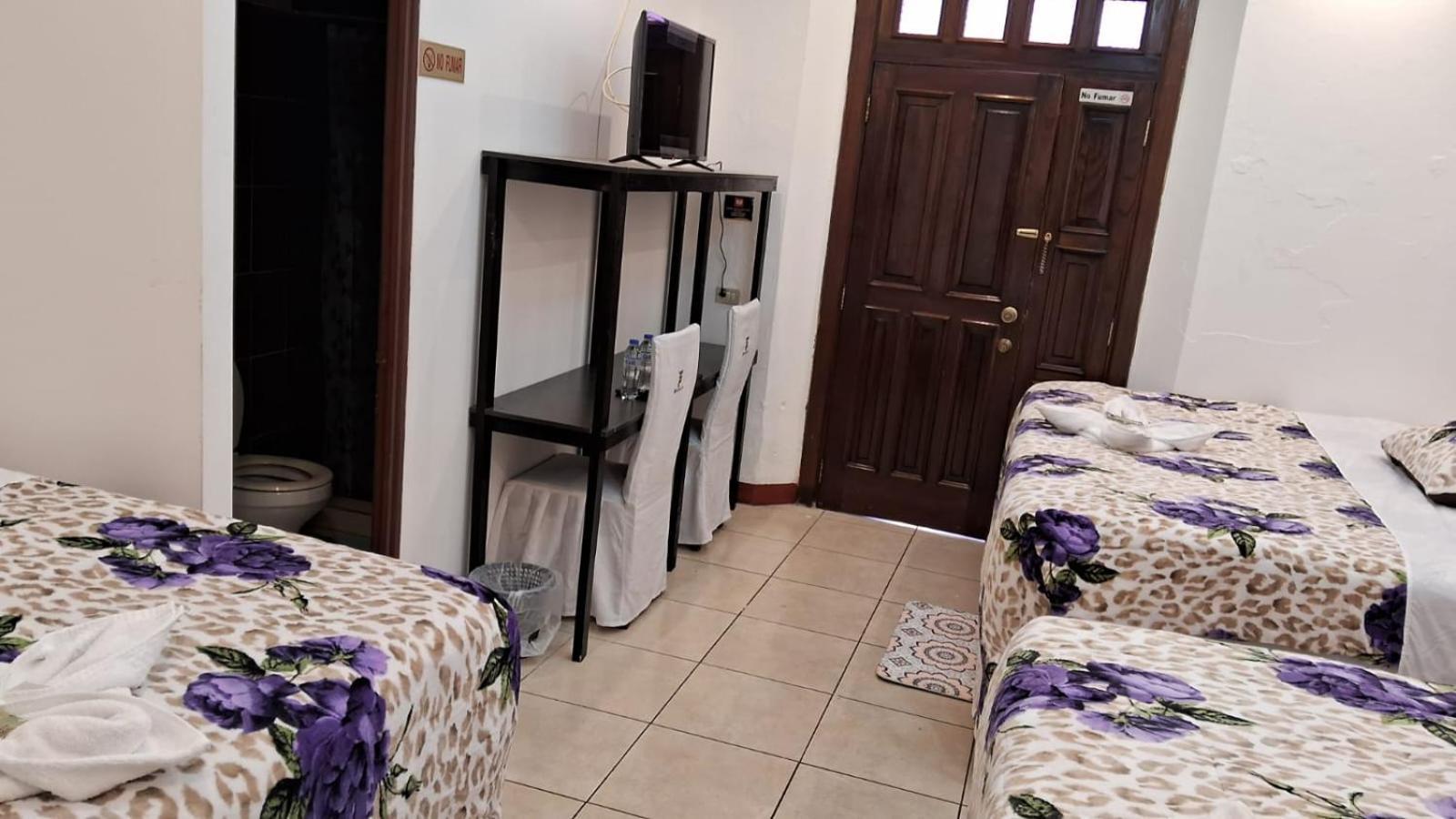 קצאלטננגו Hotel Kamelot Parque Central מראה חיצוני תמונה
