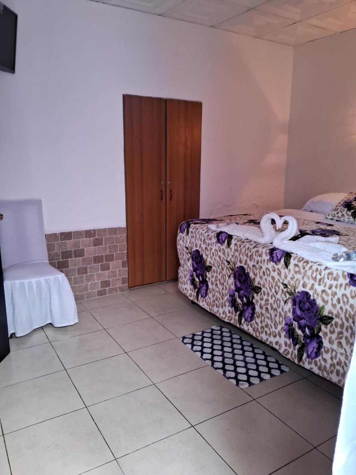 קצאלטננגו Hotel Kamelot Parque Central מראה חיצוני תמונה
