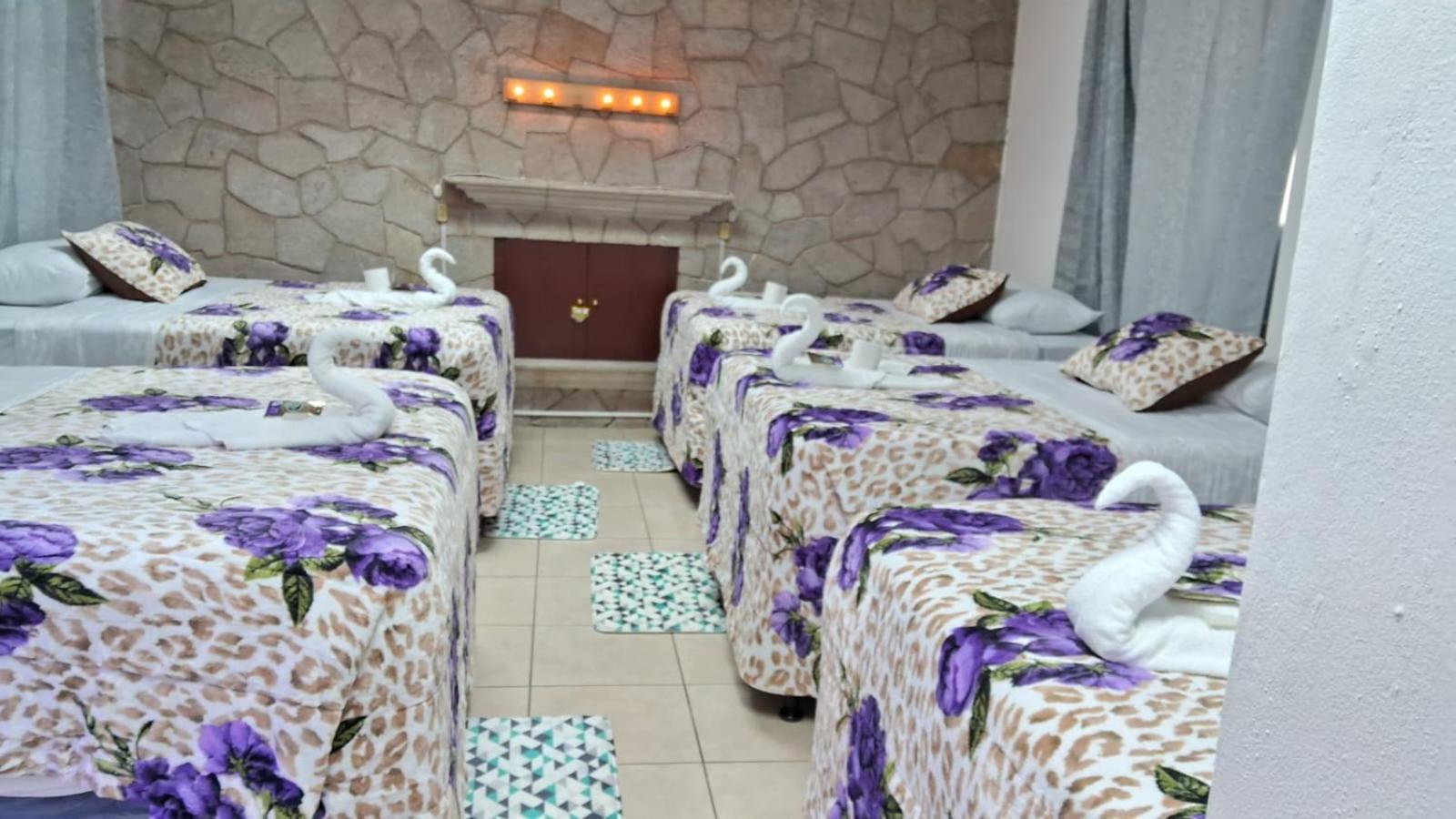קצאלטננגו Hotel Kamelot Parque Central מראה חיצוני תמונה